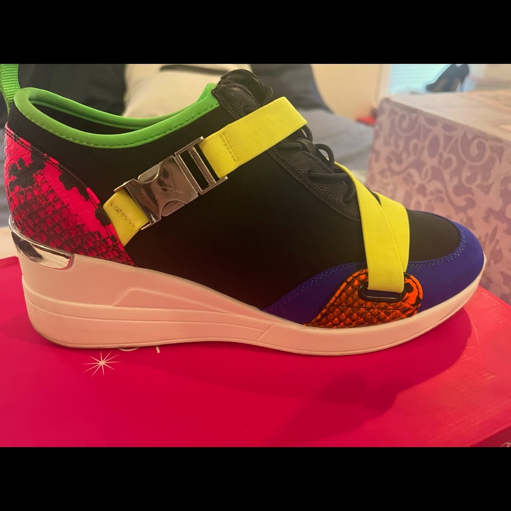 Cute color wedge sneakers